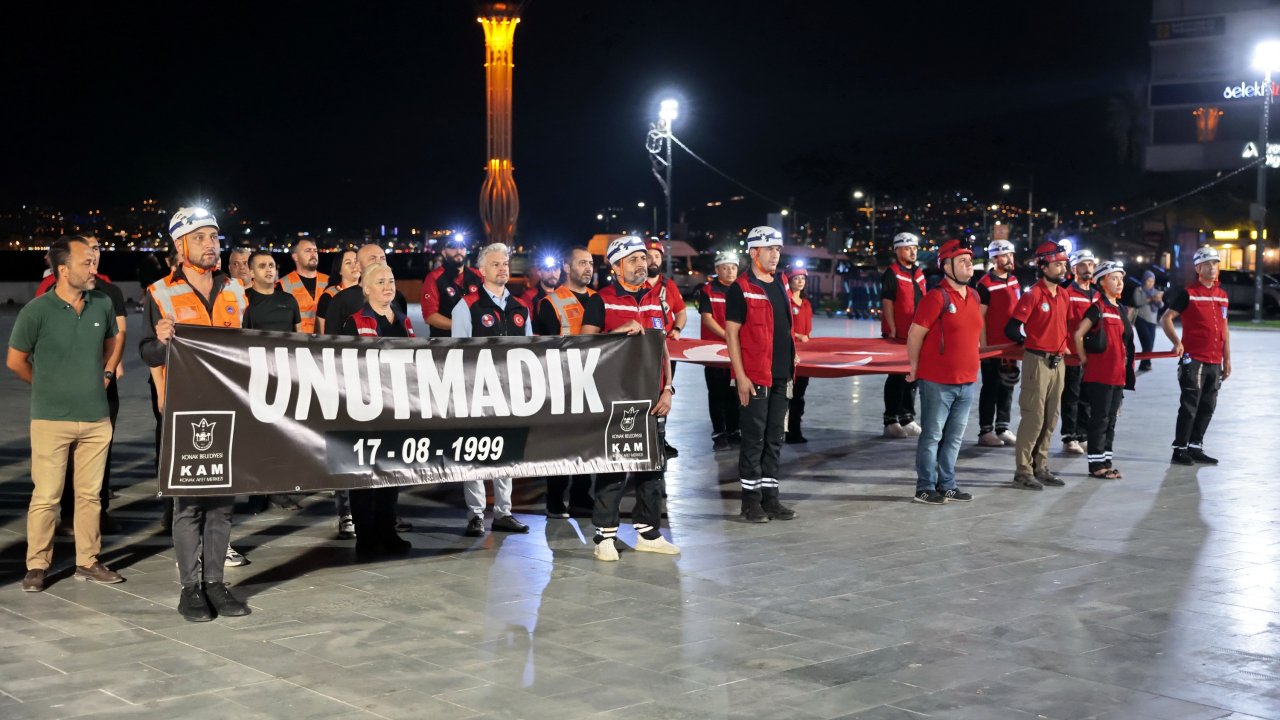 Konak’ta sessiz yürüyüş