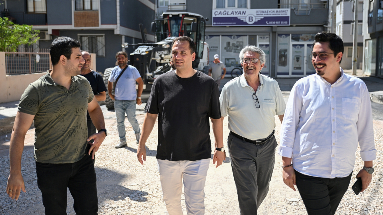 Bornova’da yol atağı: Fen İşleri her yerde