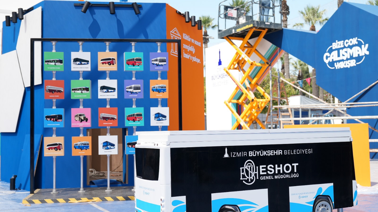 ESHOT standında ulaşım tarihine keyifli bir yolculuk var