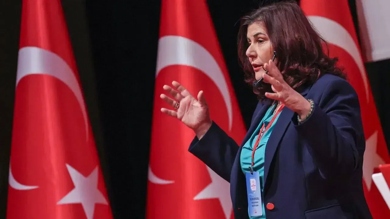 Kuşadası Belediye Başkanı Ömer Günel&#039;den çarpıcı iddia: &#039;Özlem Çerçioğlu AKP&#039;ye geçerken...&#039;