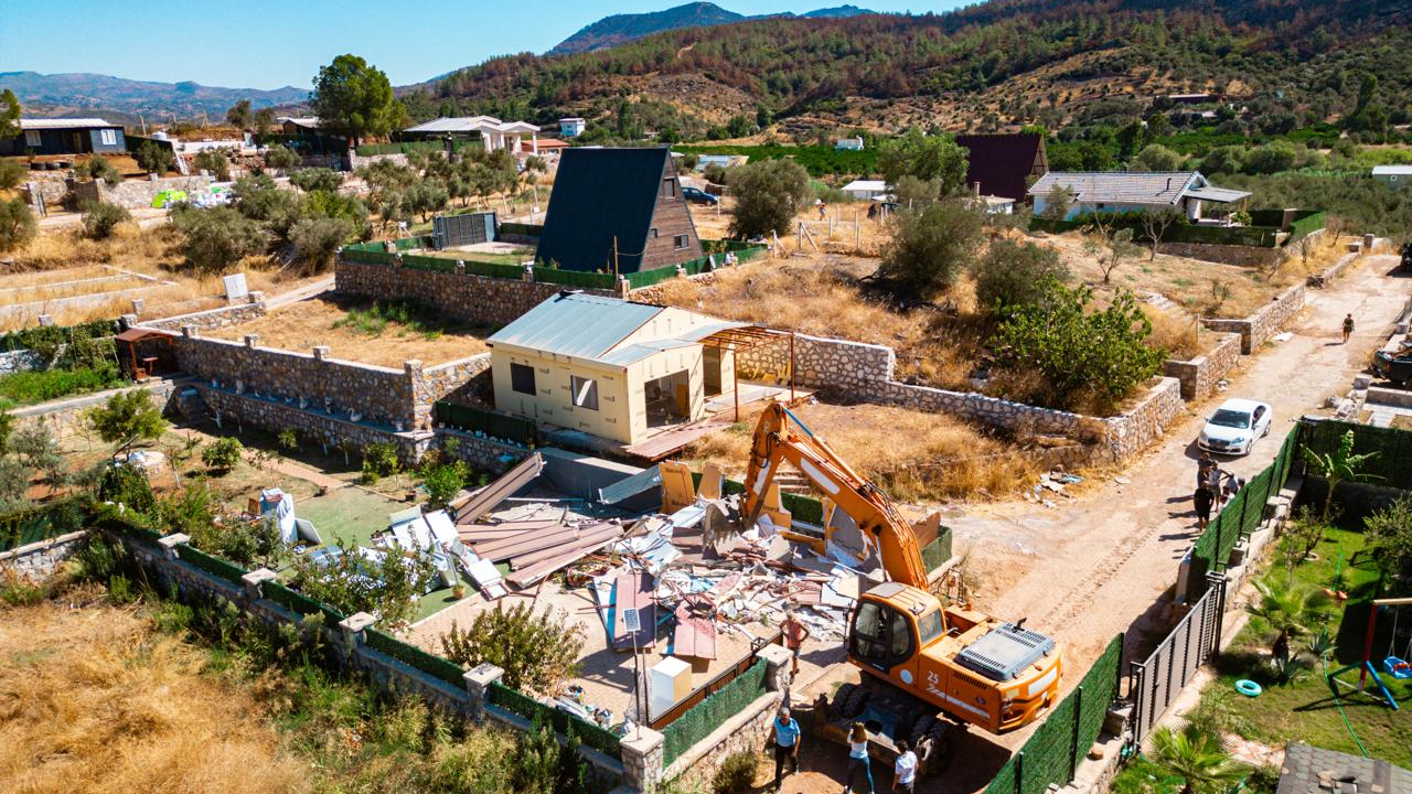 Seferihisar Belediyesi “Kaçak Yapılarla” mücadelede kararlı