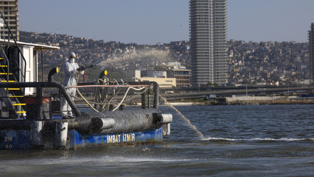 İzmir Körfezi için modifiye kil uygulaması devrede