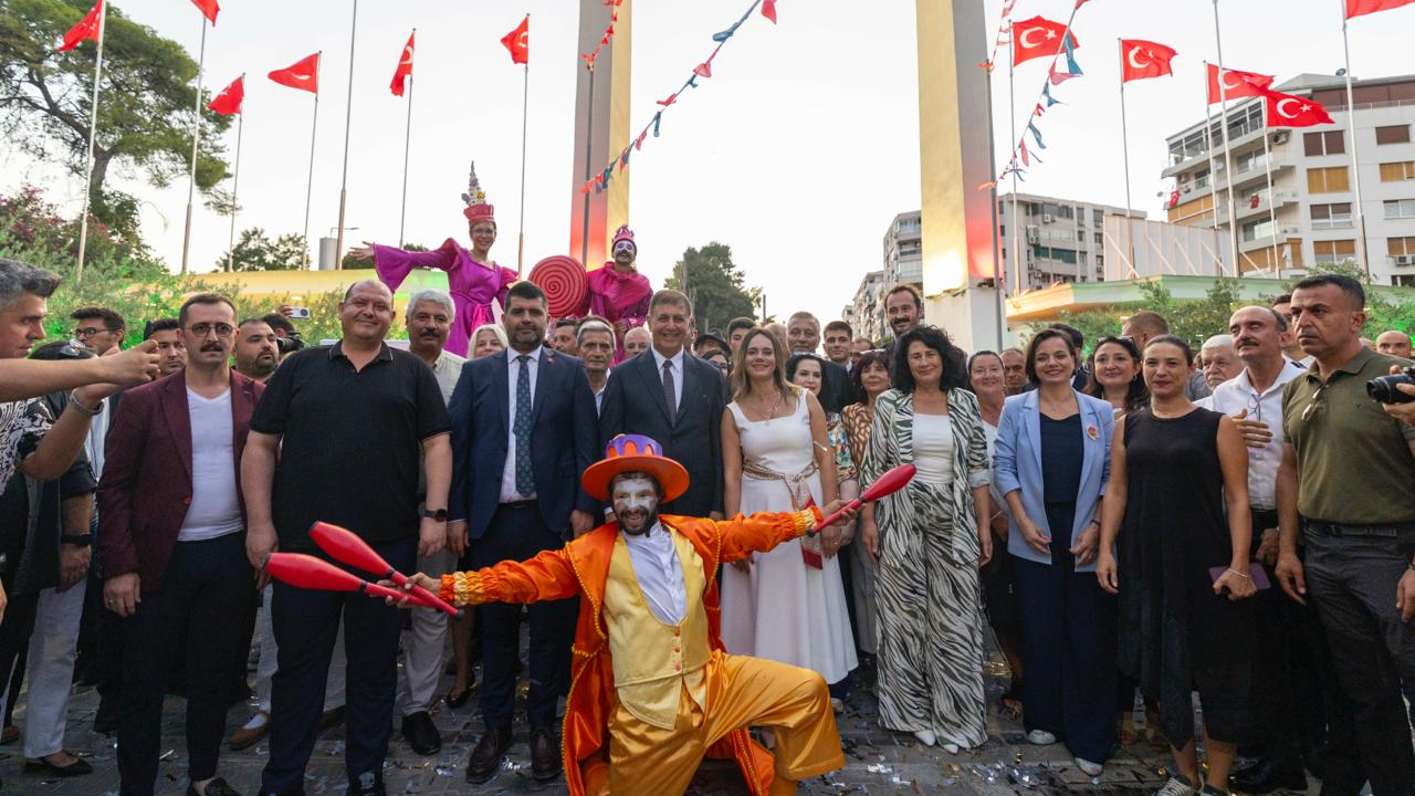 94. İEF muhteşem kortejle başladı