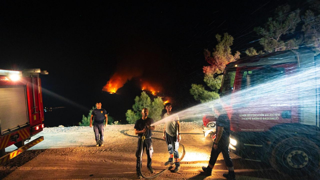 İzmir İtfaiyesi şimdi de Denizli için ter döküyor