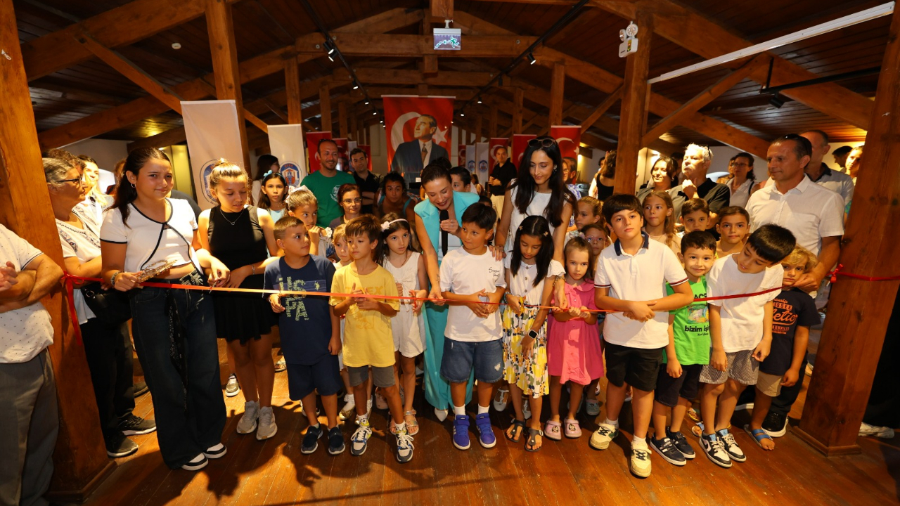 Efes Selçuk’un çocuklarından barış çizgileri