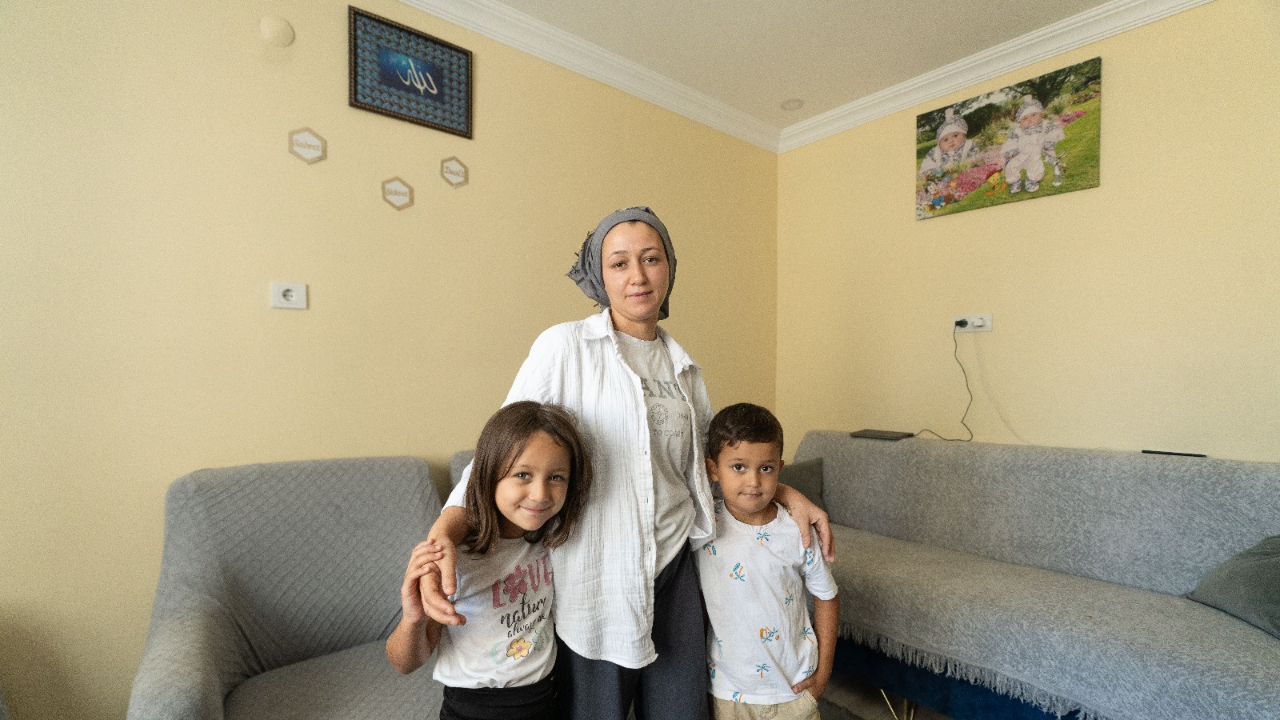 Anne Kart sayesinde çocuklarıyla sokağa çıkabiliyorlar