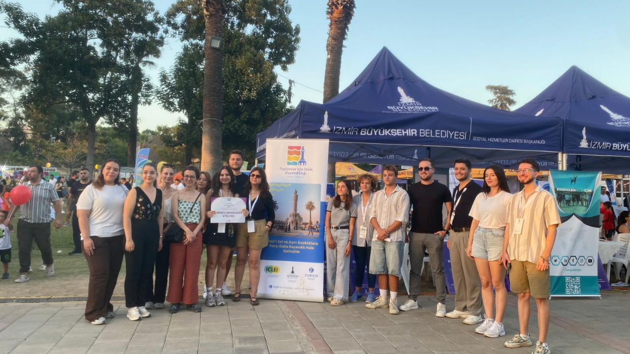 Çocuklar, gençler ve kadınlar İEF&#039;nin tadını çıkarıyor