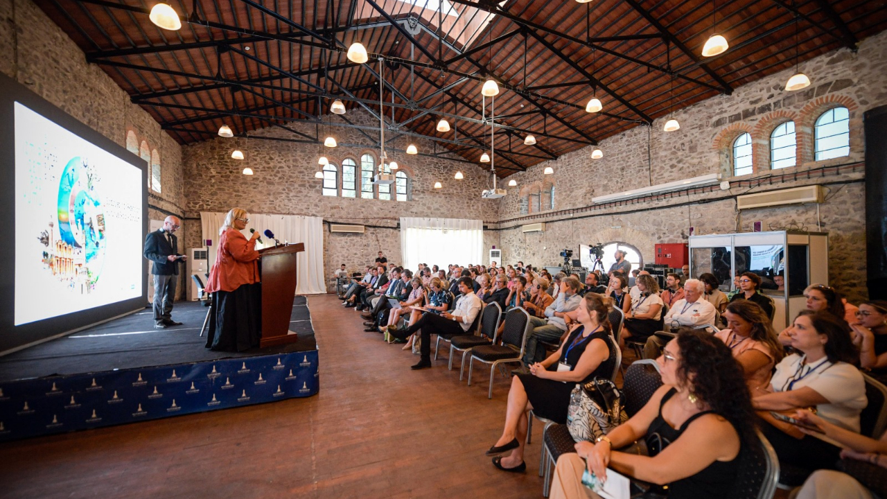 Akdeniz’in geleceği İzmir’de şekilleniyor