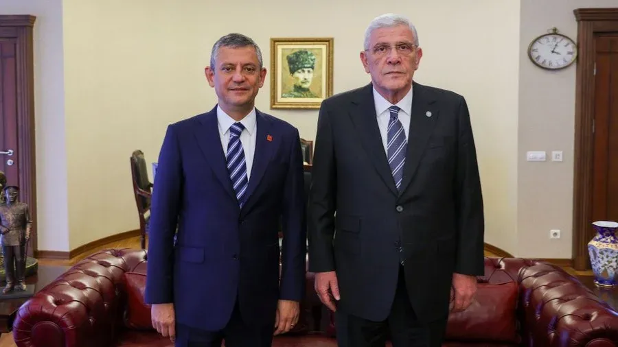 Müsavat Dervişoğlu, Özgür Özel&#039;i ziyaret etti