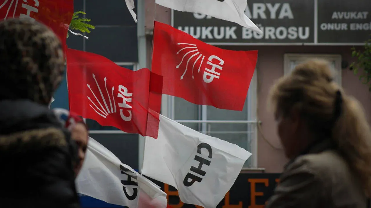 CHP&#039;nin kongrelerine art arda engel... Sarıyer ve Esenyurt kongreleri de iptal edildi