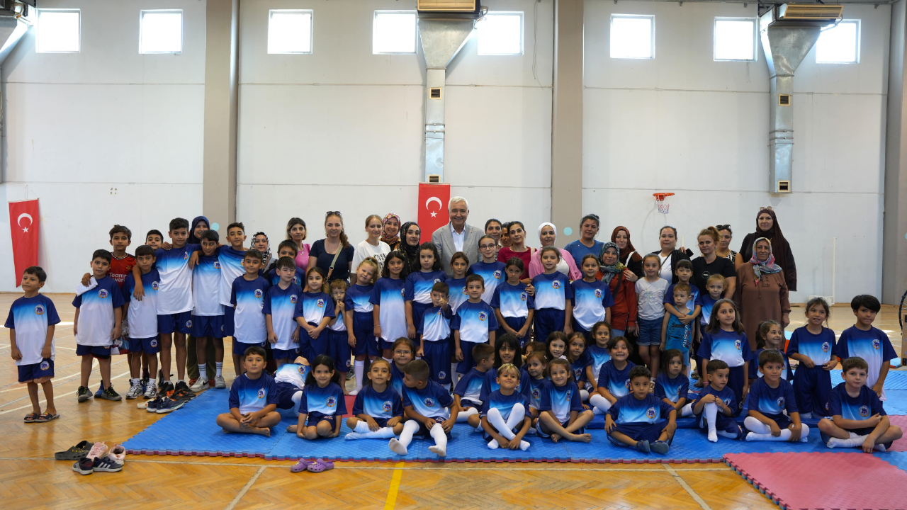 Formalar Başkan Türkmen&#039;in elinden