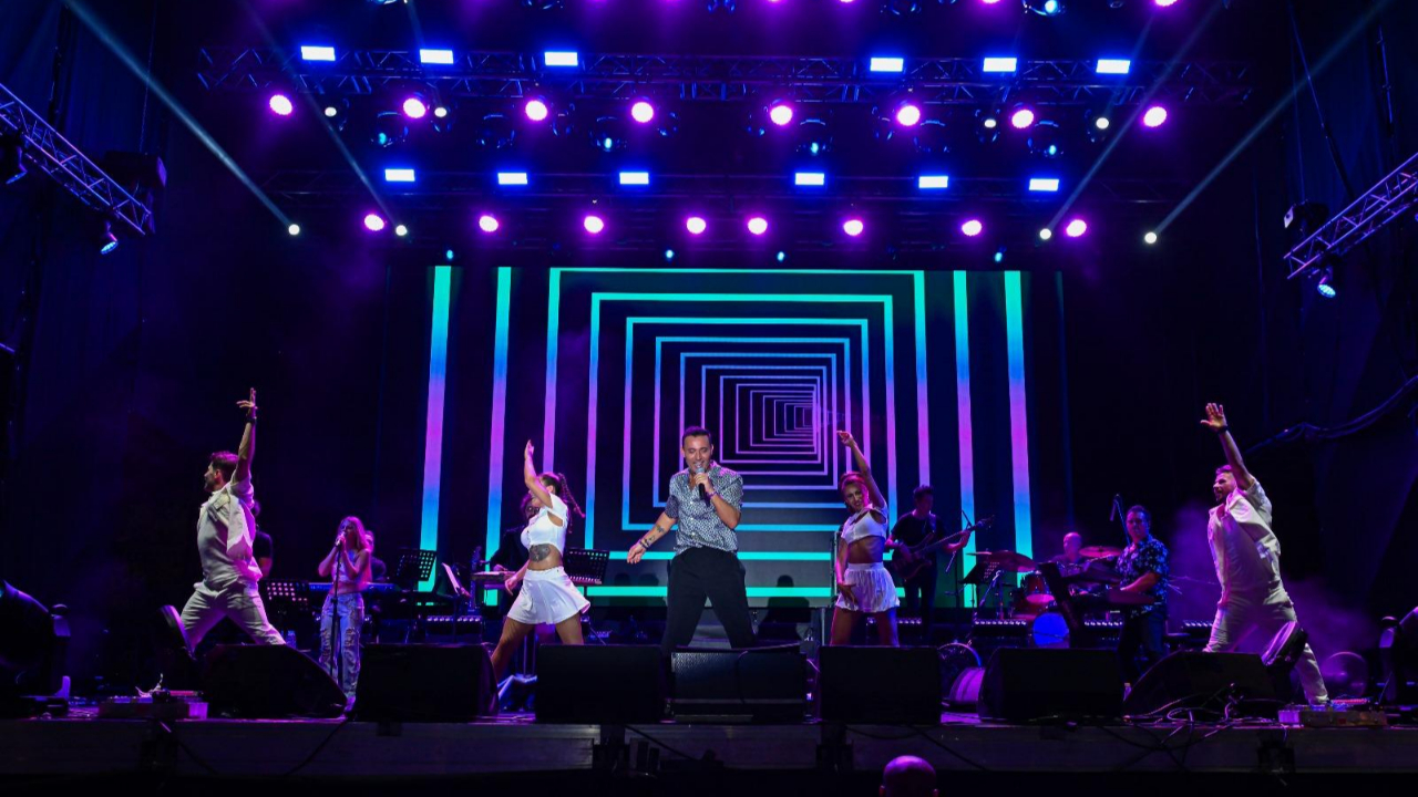 Çim Konserleri’nde Mustafa Sandal coşkusu