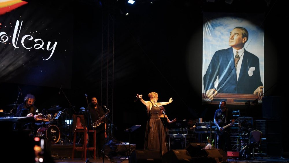 Çeşme Festivali’nde ilk gün coşkusu