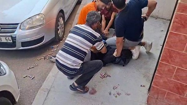 İzmir&#039;de karakola saldırı: 2 polis şehit, 6 yaralı