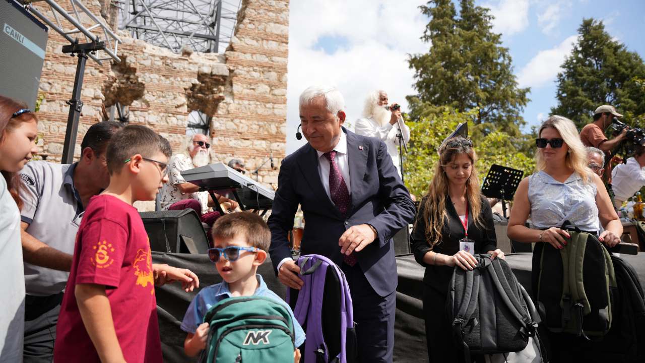 Kemalpaşa&#039;da kırtasiye malzemeleri belediyeden