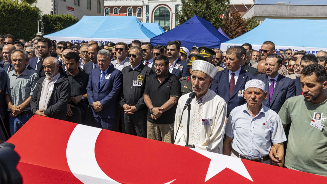 İzmir’in şehitlerine veda