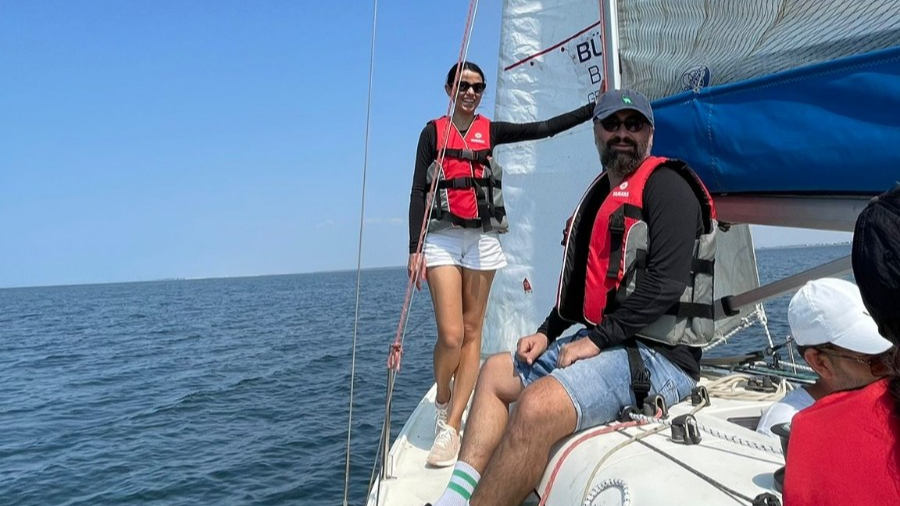 Yetişkin grubu yelken eğitimleri İzmir Marina’da devam ediyor