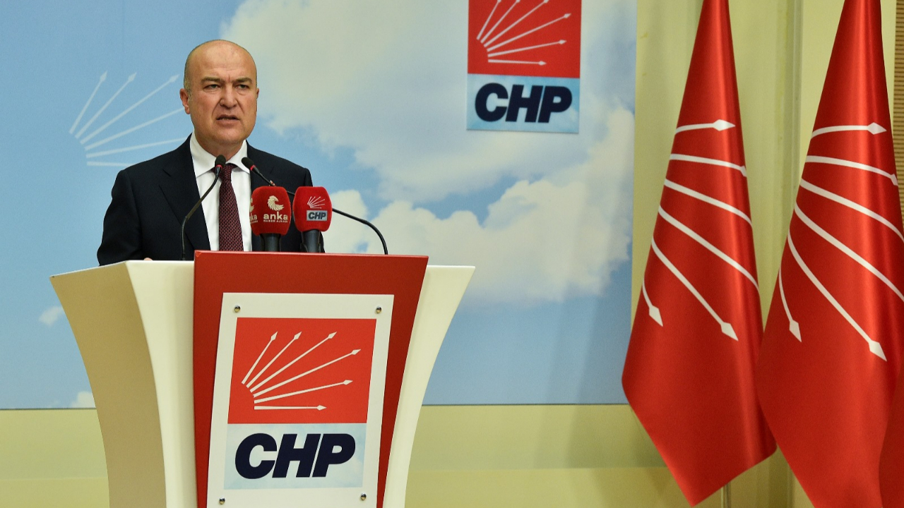 CHP’li Bakan Yerlikaya’ya sordu: “İl Başkanlığımıza barikat yığan plakasız araçlar ve içindeki onlarca yabancı uyruklu kişi kim?”