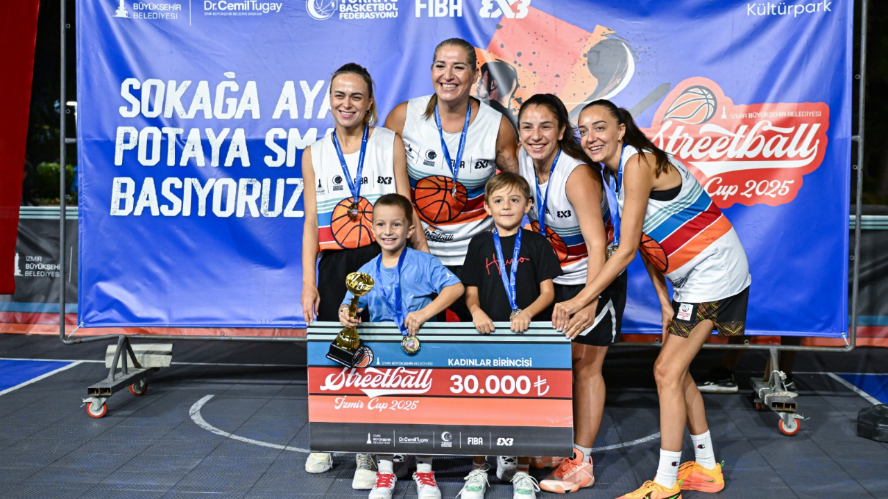 3x3 Streetball İzmir Cup 2025’te ödüller sahiplerini buldu