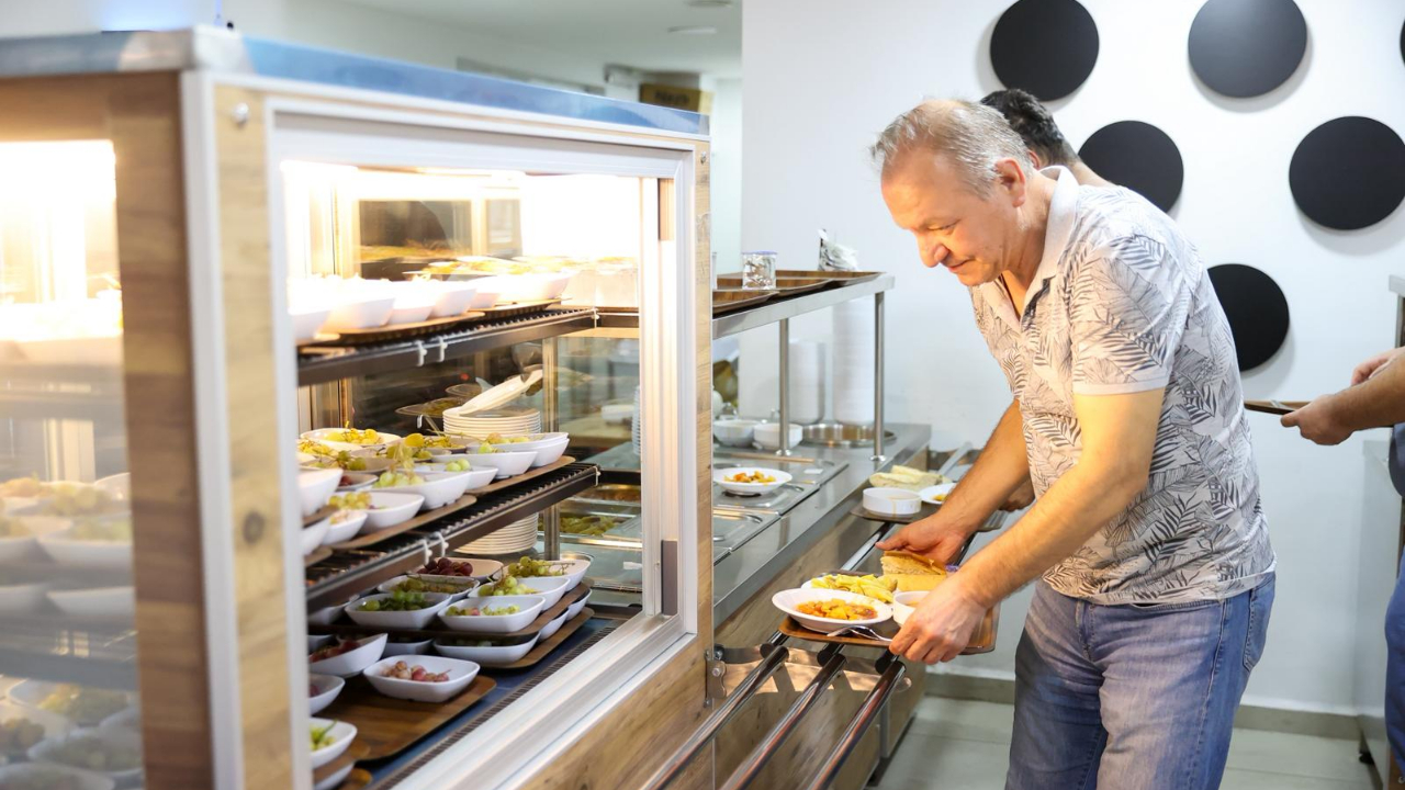 Buca'da üzüm bağından Kent Lokantaları’na uzanan tatlı dayanışma