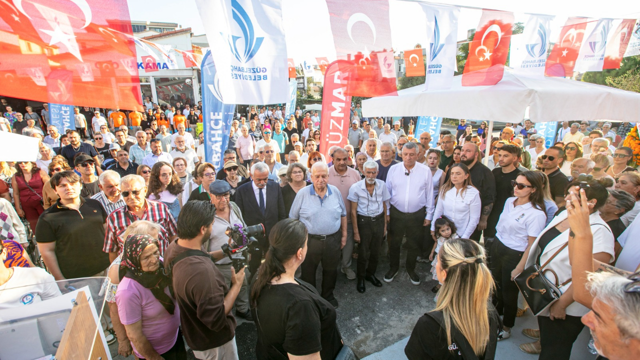 Güzelbahçe'nin Kurtuluş Günü'nde 3. Güzmar Açıldı ve fener alayı düzenlendi
