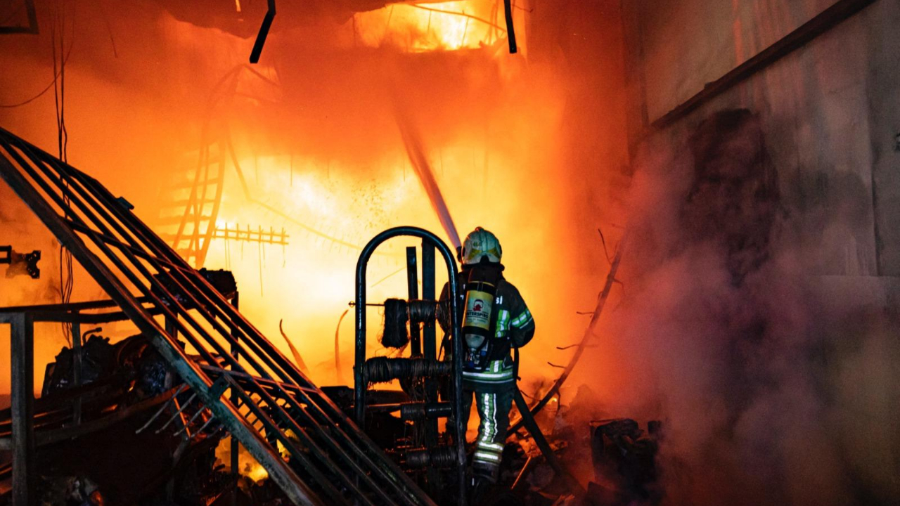 İzmir İtfaiyesi 8 ayda 11 bin 564 yangına müdahale etti