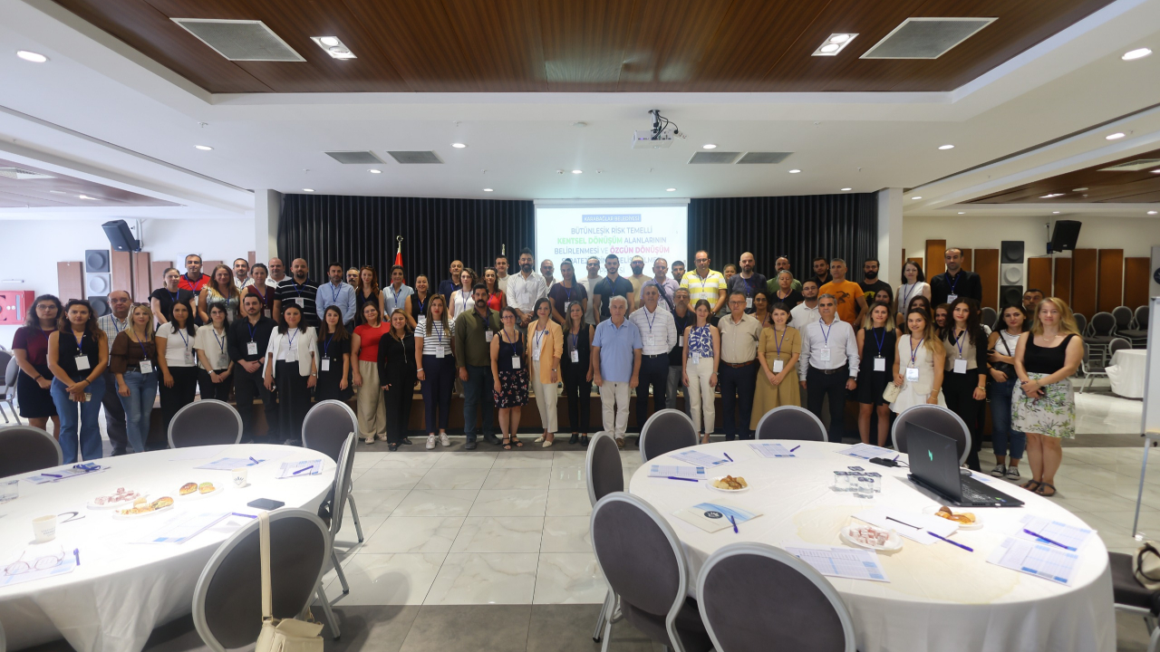 Karabağlar’da Bütünleşik Kentsel Dönüşüm Çalıştayı