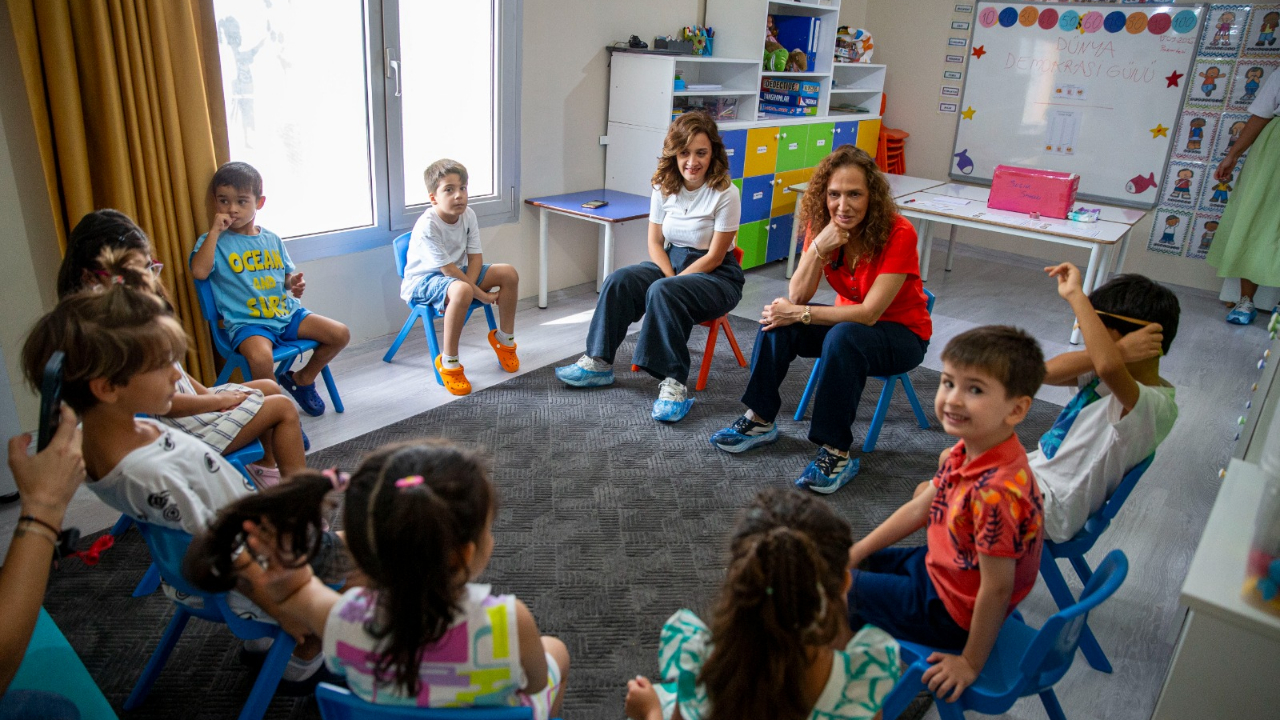 Karşıyaka Belediyesi’nden 2 bin öğrenciye kırtasiye seti