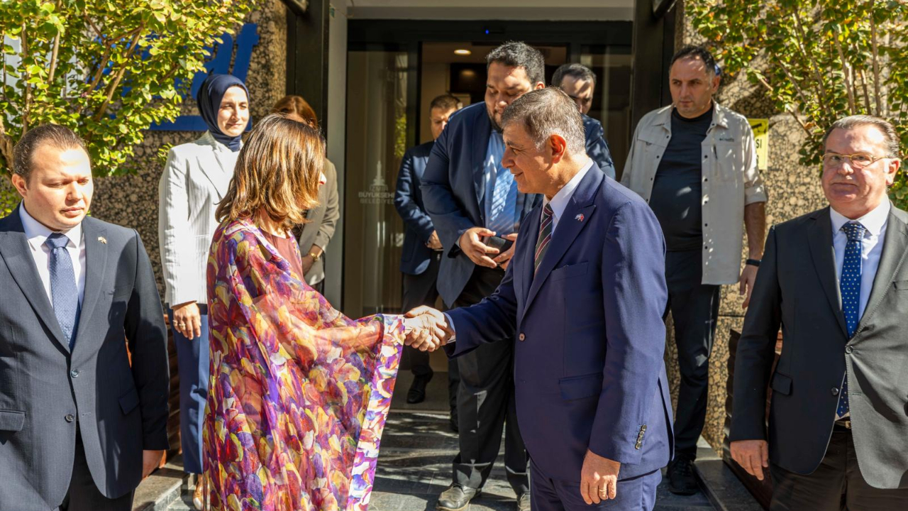 Arjantin Başkonsolosu Vivas’tan Başkan Tugay’a ziyaret