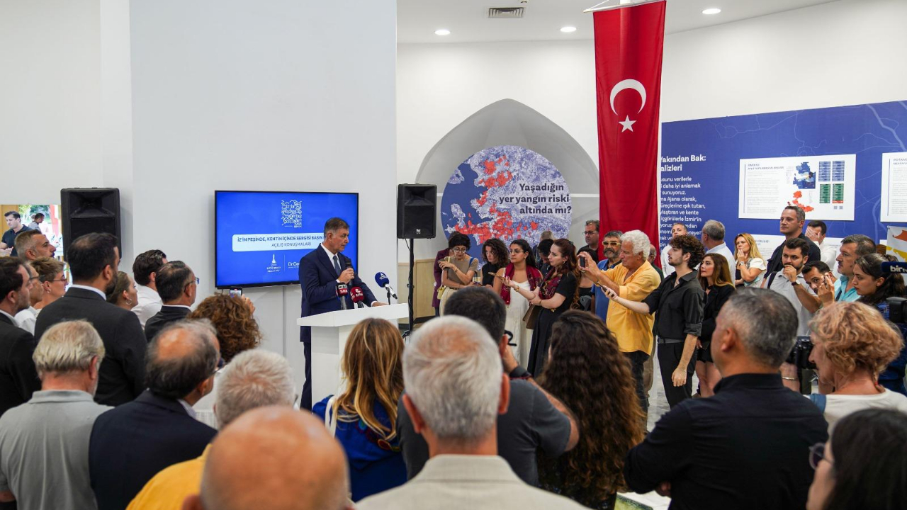 İZPA’nın  “İz’in Peşinde Şehrin İçinde” sergisi basın mensuplarını ağırladı