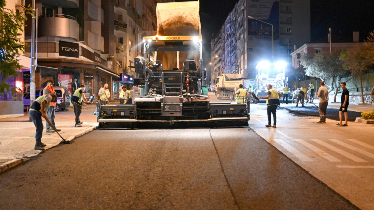 Mustafa Kemal Caddesi’nde gece mesaisi