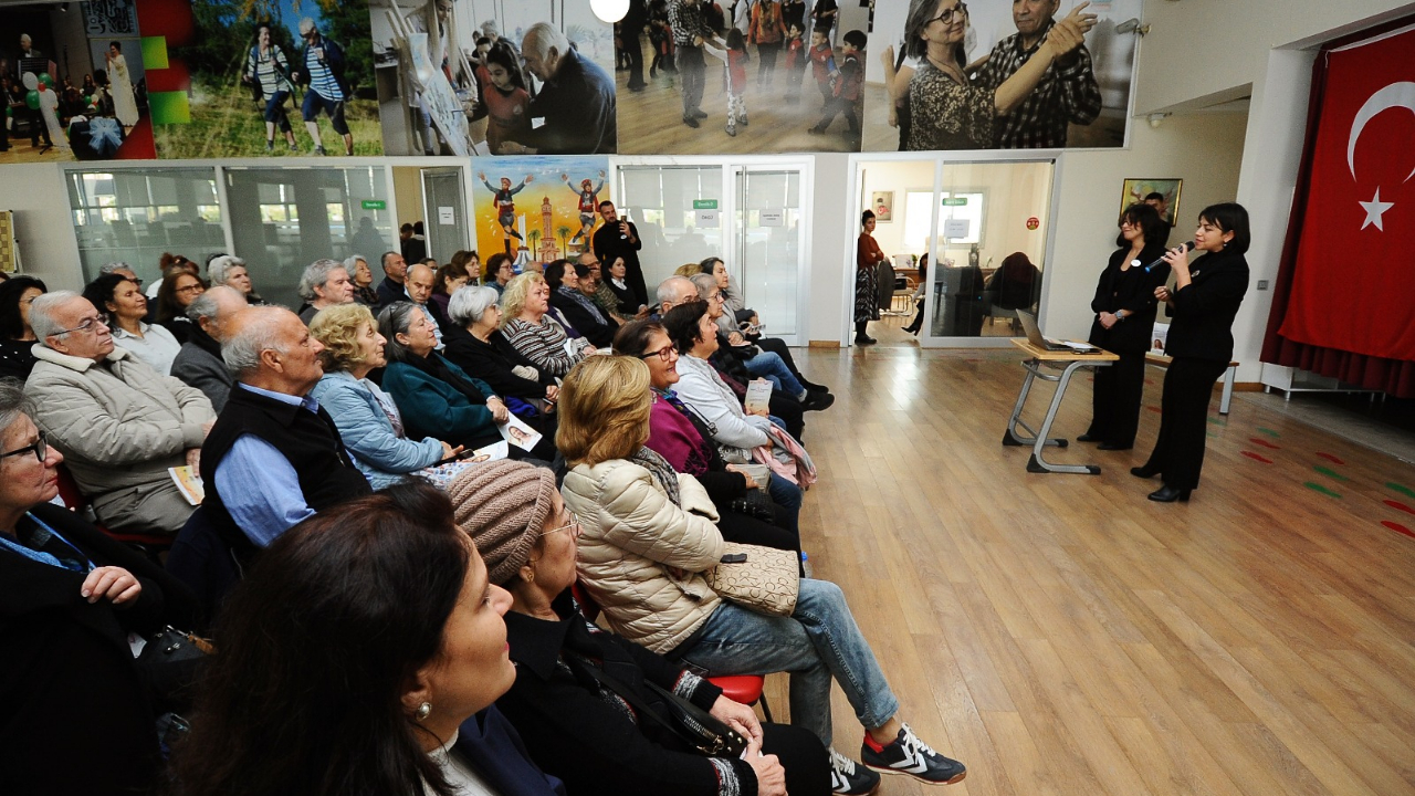 Karşıyaka Belediyesi 3. Yaş Üniversitesi’nde yeni dönem başlıyor!