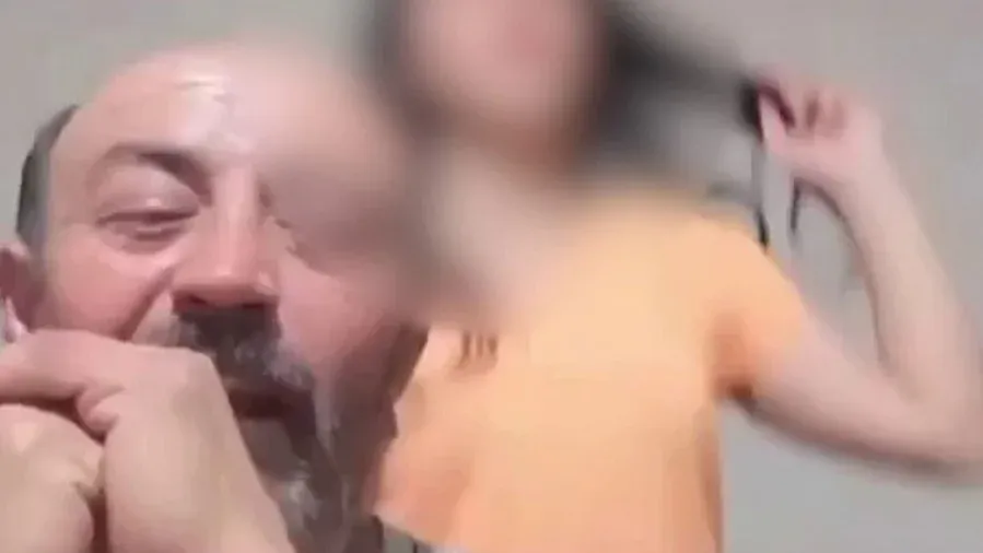 TikTok&#039;ta kızına dans ettirerek para toplayan baba gözaltında: Çocuk devlet koruması altına alındı