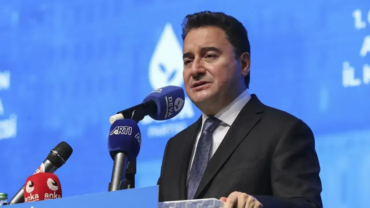 Ali Babacan&#039;dan Erdoğan&#039;a &#039;Trump&#039; tepkisi: Soykırımın en büyük destekçisine &#039;dostum&#039; diye hitap etmesi içimi yaralıyor