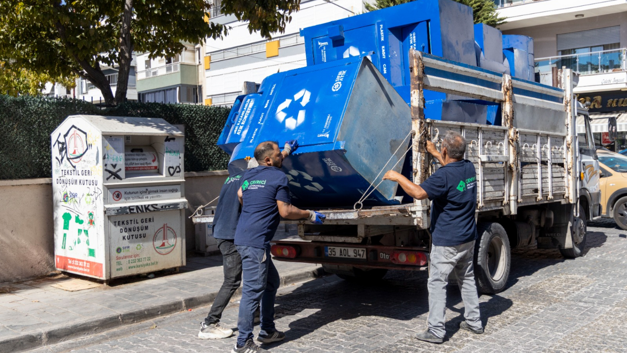 Karşıyaka’da geri dönüşüm hamlesi: 100 noktaya mavi konteyner