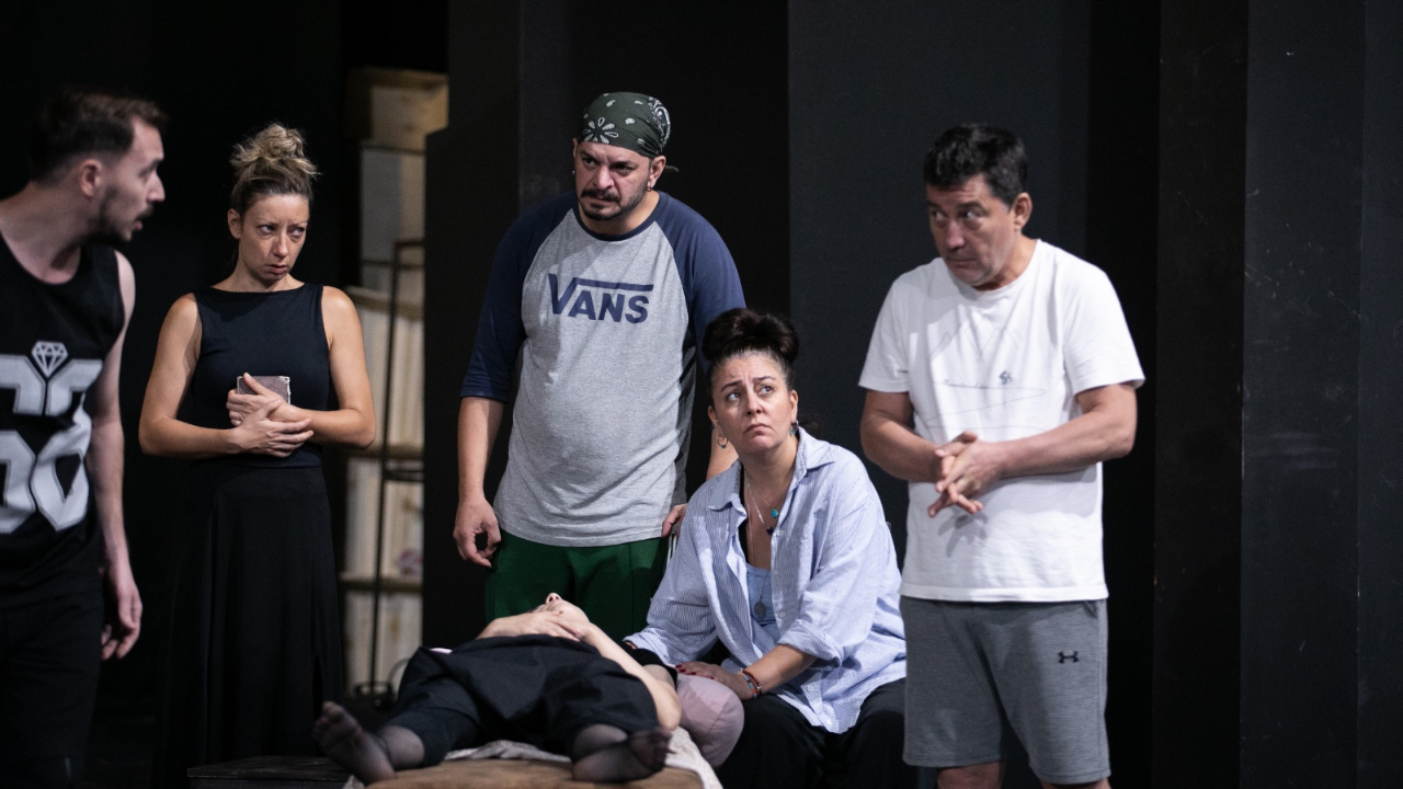 İzmir Şehir Tiyatroları “Cadı Kazanı” oyununun provalarına devam ediyor