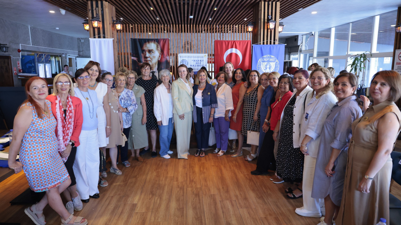 Başkan Mutlu, geleceğin kadın liderleriyle buluştu