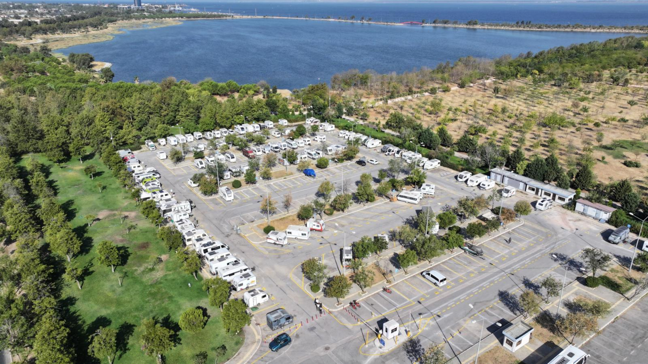 Karavancıların tercihi İnciraltı Karavan Parkı