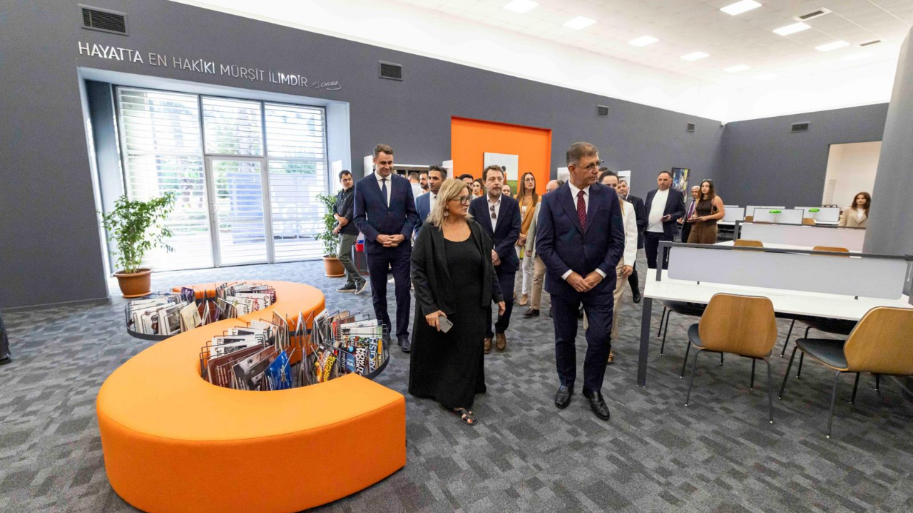 Prof. Dr. İlber Ortaylı kendi adını taşıyan kütüphaneyi açtı