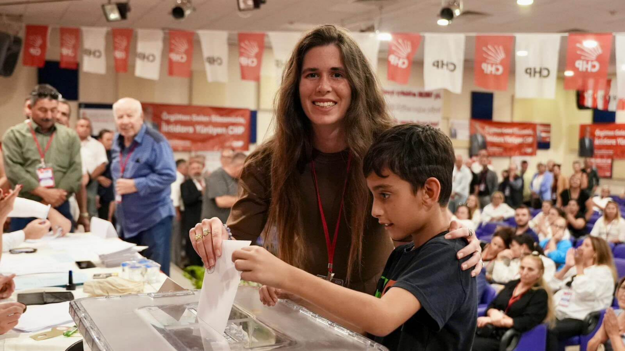 Seyit Dolunay Onur, CHP Çeşme İlçe Başkanı Seçildi
