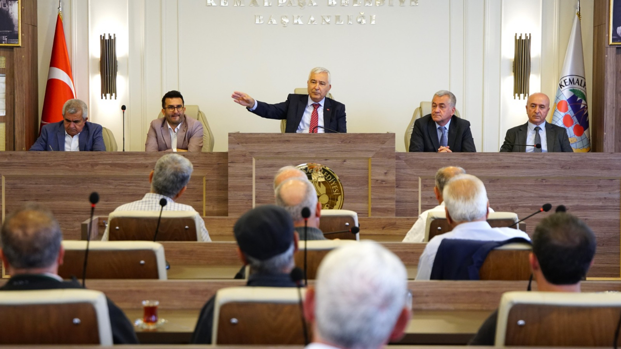 Başkan Türkmen mahalle muhtarları ile bir araya geldi