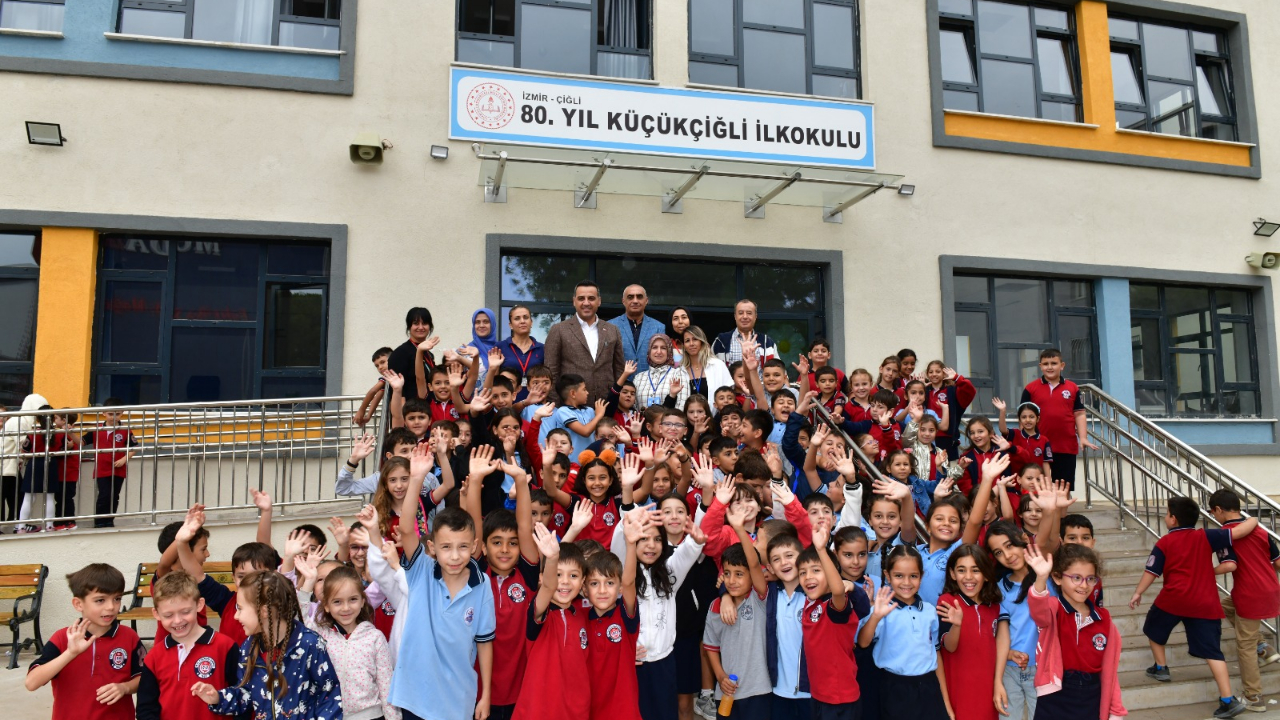 Çiğli’de yol ve kaldırım seferberliği