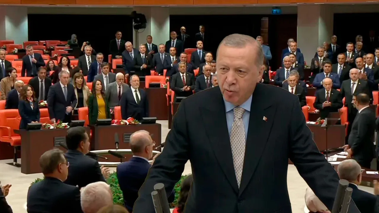 TBMM açılışında tüm partiler Erdoğan&#039;ı ayakta karşıladı: CHP, TİP ve EMEP&#039;ten protesto