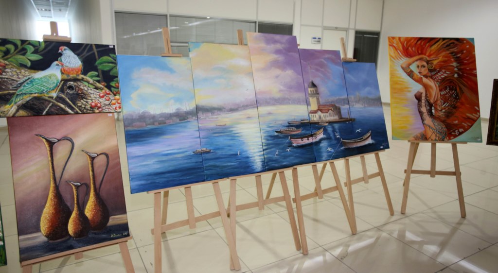 ''Taşlar ve Renkler'' Karabağlar’da