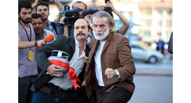 &#039;Düğün Dernek&#039; ilk gösterimi ne zaman? İzmir galası ne zaman?