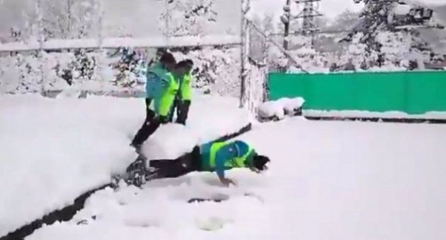 'Karın hakkını veren futbolcular' ödülü onların