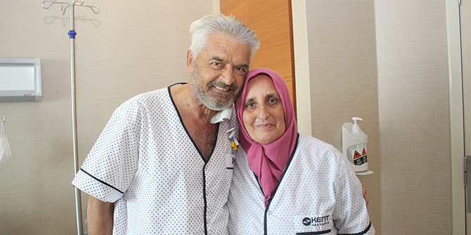 45 yıllık eşine böbreğinin birini verdi