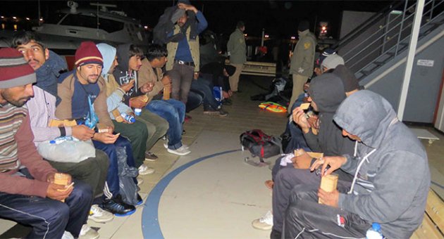 51 kaçak göçmen ölümden döndü