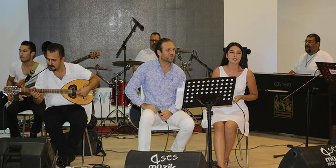 85. İEF'in Onur Konuğundan Müzik Gecesi