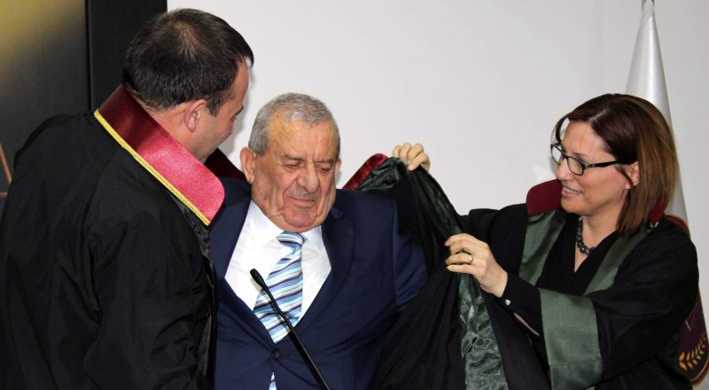 85 YAŞINDA AVUKAT OLDU